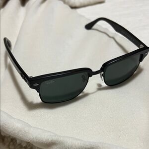 Ray-Ban Classic Black Sunglasses
